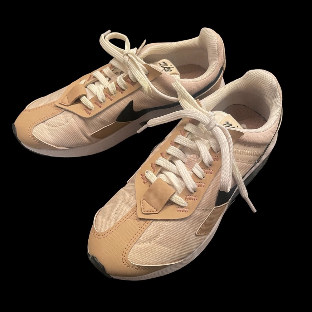Women’s Nike Air Max Pre Day